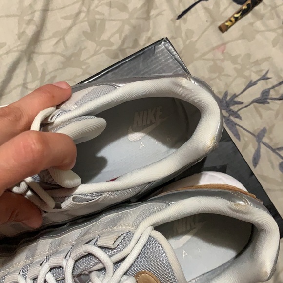 Nike airmax 95 they are still good condition a lil clean on the sole is needed - Picture 4 of 4